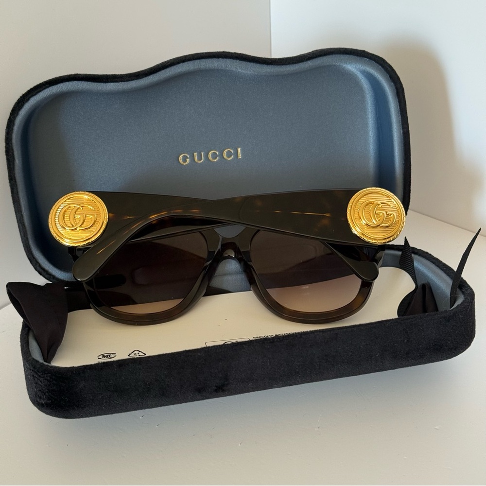 Gucci xxl logo sunglasses